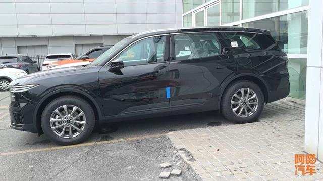 大七座合資SUV不到20萬，探店福特銳界L，你覺得卷不卷？