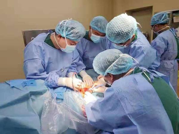 小切口治療股骨干骨折，讓意外傷無“微”不治