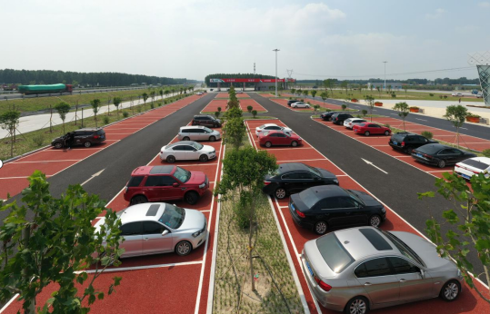 山東高速集團(tuán)舉辦首屆中國(guó)高速公路服務(wù)區(qū)汽車服務(wù)論壇