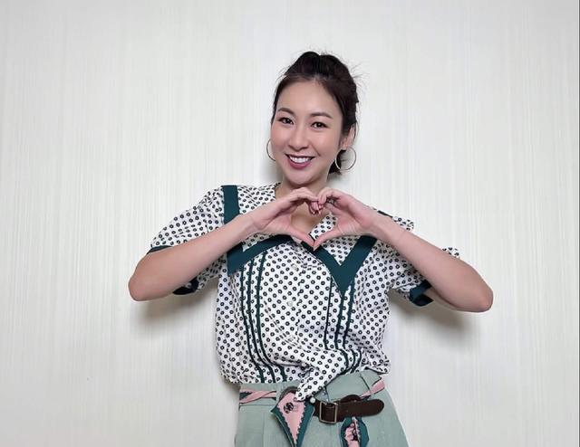 TVB女星莊思敏遭非禮，被外籍人士故意撞胸口，網(wǎng)友調(diào)侃：胸太大