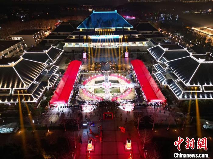 湖北省博物館開啟夜游 元宵奇妙夜精彩上演