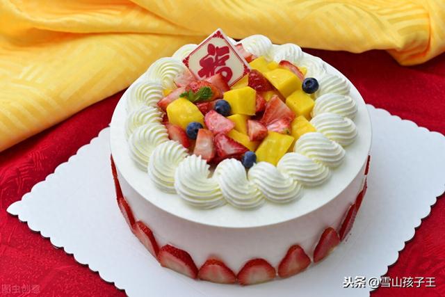 夢(mèng)境解讀：夢(mèng)到巧克力蛋糕、夢(mèng)到公交車(chē)、夢(mèng)見(jiàn)自己成為英雄