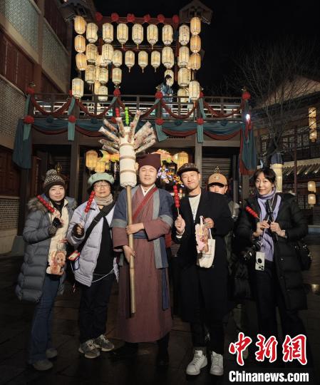 臺(tái)灣師生沉浸式游浙江橫店：穿越古今 共赴上元之約