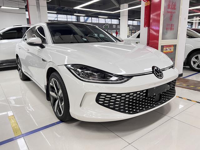 超高性價比！2022款大眾凌渡L，10萬出頭體驗8.9秒“超辣”推背感