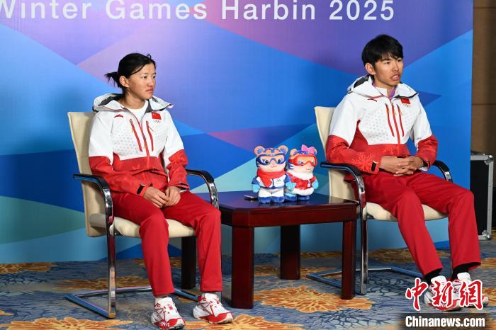 （哈爾濱亞冬會）牧民的孩子從山區(qū)滑向亞洲之巔