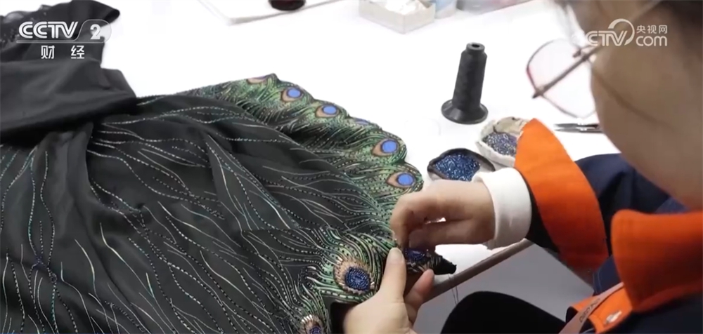 國產(chǎn)大型郵輪、列車招聘會、服裝生產(chǎn)企業(yè)……全力以“復” 開工跑出“加速度”