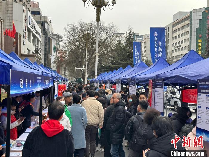 蘭州招聘會企業(yè)出新規(guī) 更看重求職者“一技之長”