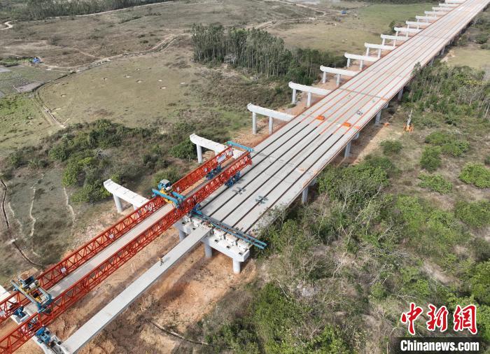 （經(jīng)濟(jì)觀察）海南自貿(mào)港封關(guān)之年拼開(kāi)局