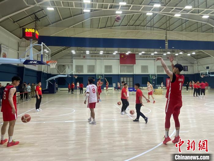 中國男籃主教練談對(duì)陣日本男籃：需力爭在攻防兩端制約對(duì)手