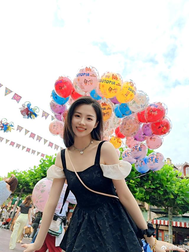 瓜子臉美女體育主播林夢(mèng)鴿寫(xiě)真分享！