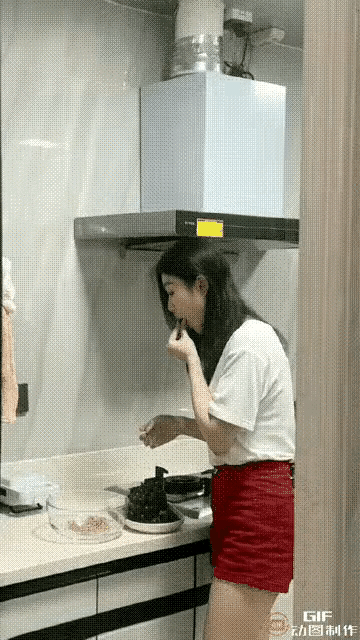 現(xiàn)在女大學生太開放, 這么隱私的東西露在外面, 男人看了都臉紅!