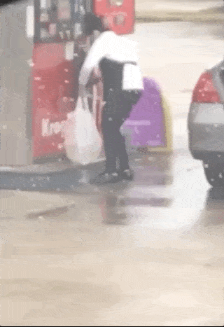 現(xiàn)在女大學生太開放, 這么隱私的東西露在外面, 男人看了都臉紅!