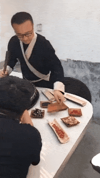 現(xiàn)在女大學生太開放, 這么隱私的東西露在外面, 男人看了都臉紅!