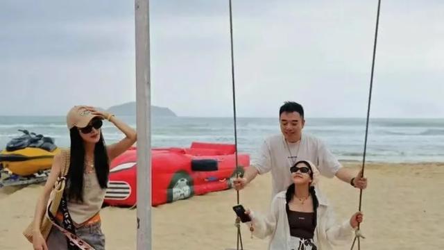 消失兩年薇婭年會(huì)上大跳熱舞 轉(zhuǎn)戰(zhàn)幕后竟比直播更賺