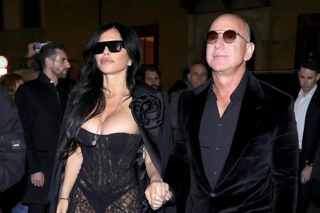 桑切斯：不愧是女主播出身，“彩虹屁”高手，哄得貝佐斯神魂顛倒