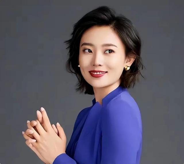 從央視“消失”的李七月，已走上主持人的另一條大道