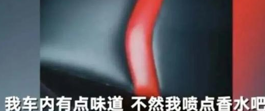 成人直播間：女大學(xué)生在宿舍當(dāng)色情主播