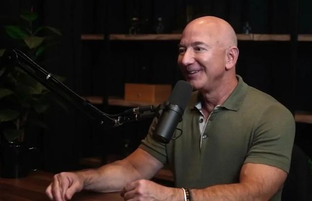 桑切斯：不愧是女主播出身，“彩虹屁”高手，哄得貝佐斯神魂顛倒