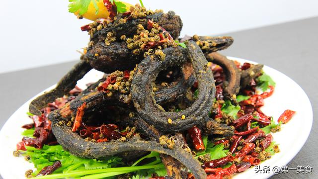 廚師長教你干煸盤龍鱔的正宗做法，色香味俱全，地道豫菜值得收藏