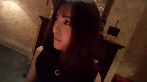 小漠“有新歡”惹哭慕詩琪 歌手張杰卻因此受益