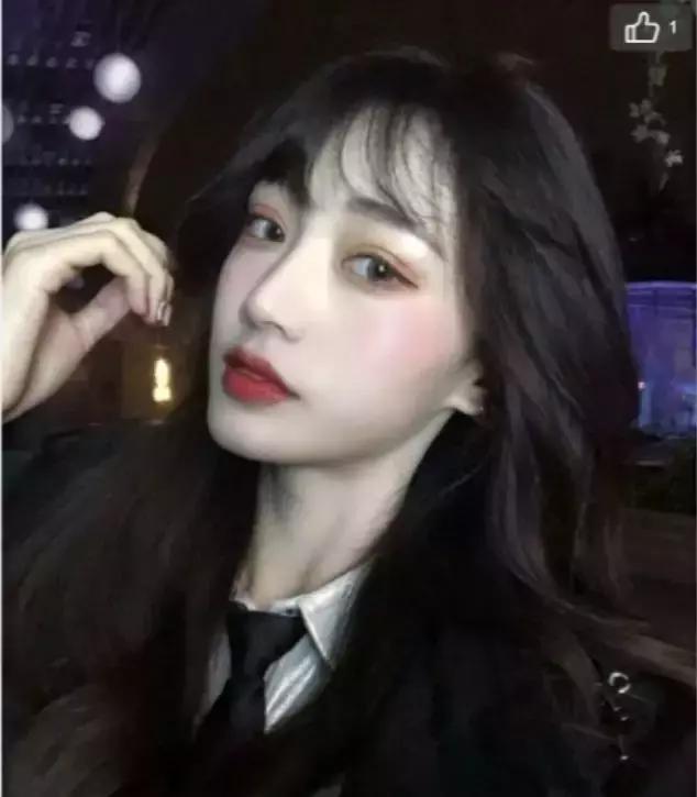 連上4天熱搜的斗魚女主播“喬碧蘿”，究竟有多荒唐多魔幻？