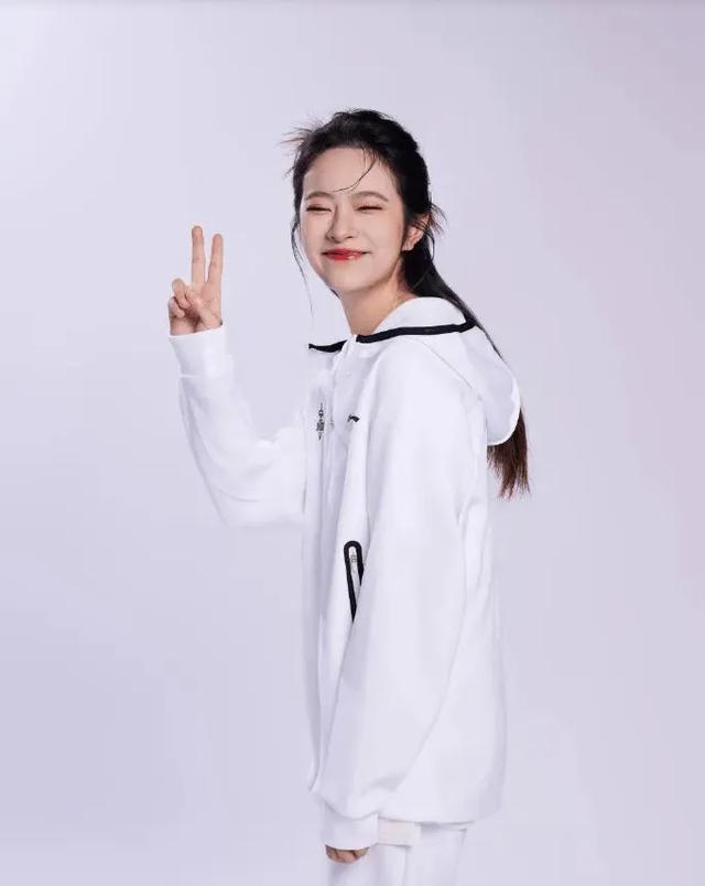 盤點(diǎn)那些年LOL美女解說(shuō)主持，有人風(fēng)光無(wú)限？有人銷聲匿跡？