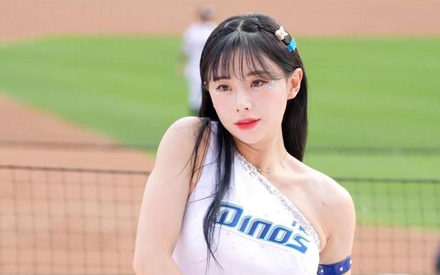 韓國最靚的美女拉拉隊員 1.樸姬蘭 2.金妍貞