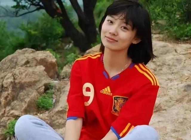 從央視“消失”的李七月，已走上主持人的另一條大道