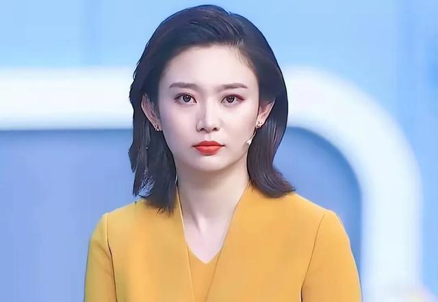 從央視“消失”的李七月，已走上主持人的另一條大道