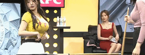 二臺女主播秀腿玩游戲成流量密碼，官方出手最為致命