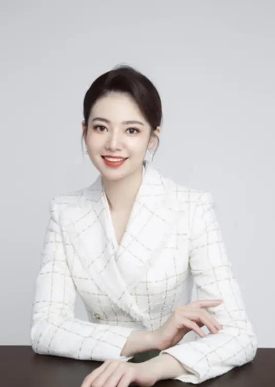 深圳電視臺(tái)15位美女主持人風(fēng)采一覽，個(gè)個(gè)高雅、優(yōu)美、迷人