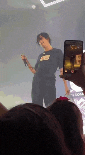 現(xiàn)在女大學生太開放, 這么隱私的東西露在外面, 男人看了都臉紅!