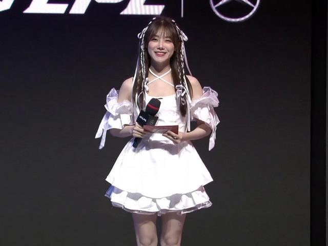 LPL女主持駱歆自曝工資：去年只賺了16萬，在上海連房租都不夠付