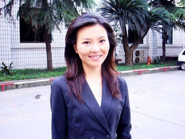 2008年，那個播報汶川地震時流淚的女主播寧遠，如今怎么樣了？