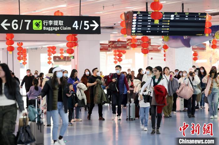 海南今年春運(yùn)航班數(shù)量和旅客吞吐量均創(chuàng)新高