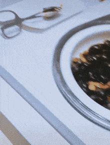 現(xiàn)在女大學生太開放, 這么隱私的東西露在外面, 男人看了都臉紅!