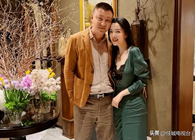 美女主播劉彥池：和王勵(lì)勤分手嫁富商，生女被豪寵，38歲依舊美艷