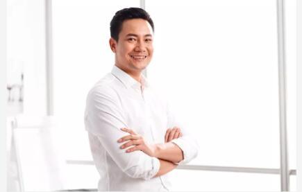 50歲大叔找女主播做女友，被分手后想要回錢財，被果斷拒絕