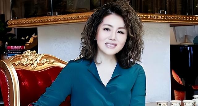 15年方靜去世，誣陷她是間諜的前央視主持人，后來怎樣了？