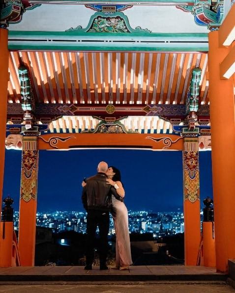 桑切斯：不愧是女主播出身，“彩虹屁”高手，哄得貝佐斯神魂顛倒