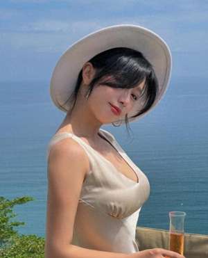 美女主播系(深圳電視臺(tái)15位美女主持人風(fēng)采一覽，個(gè)個(gè)高雅、優(yōu)美、迷人)