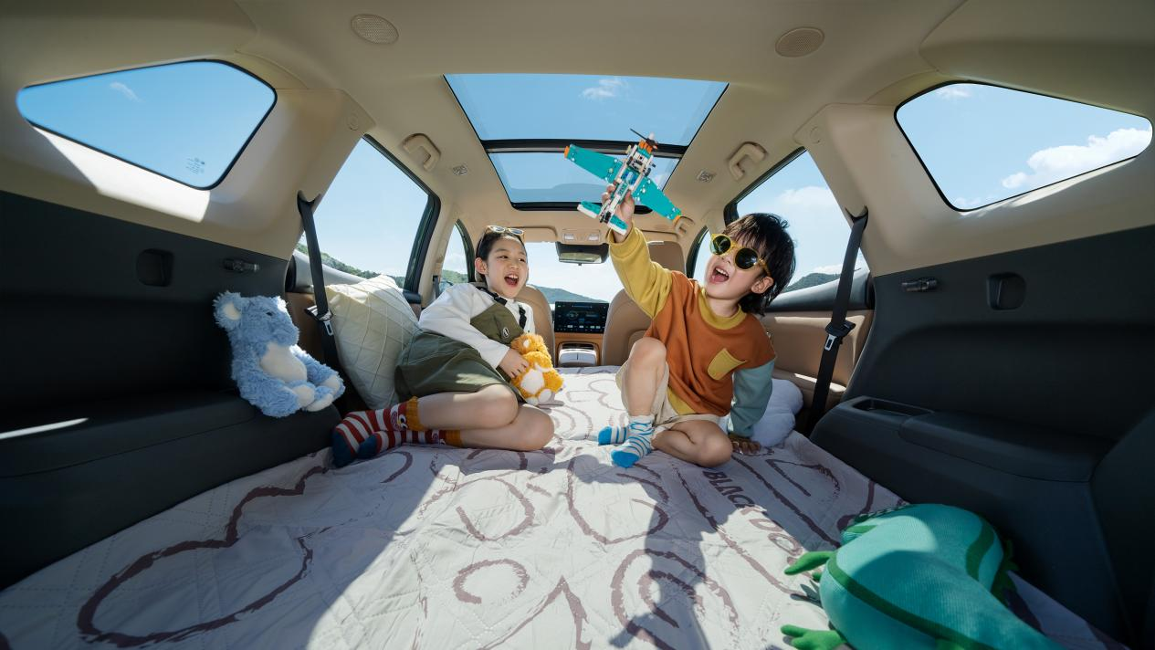 插混車要選長(zhǎng)續(xù)航，藍(lán)電E5 PLUS新車165km續(xù)航+實(shí)用配置一應(yīng)俱全