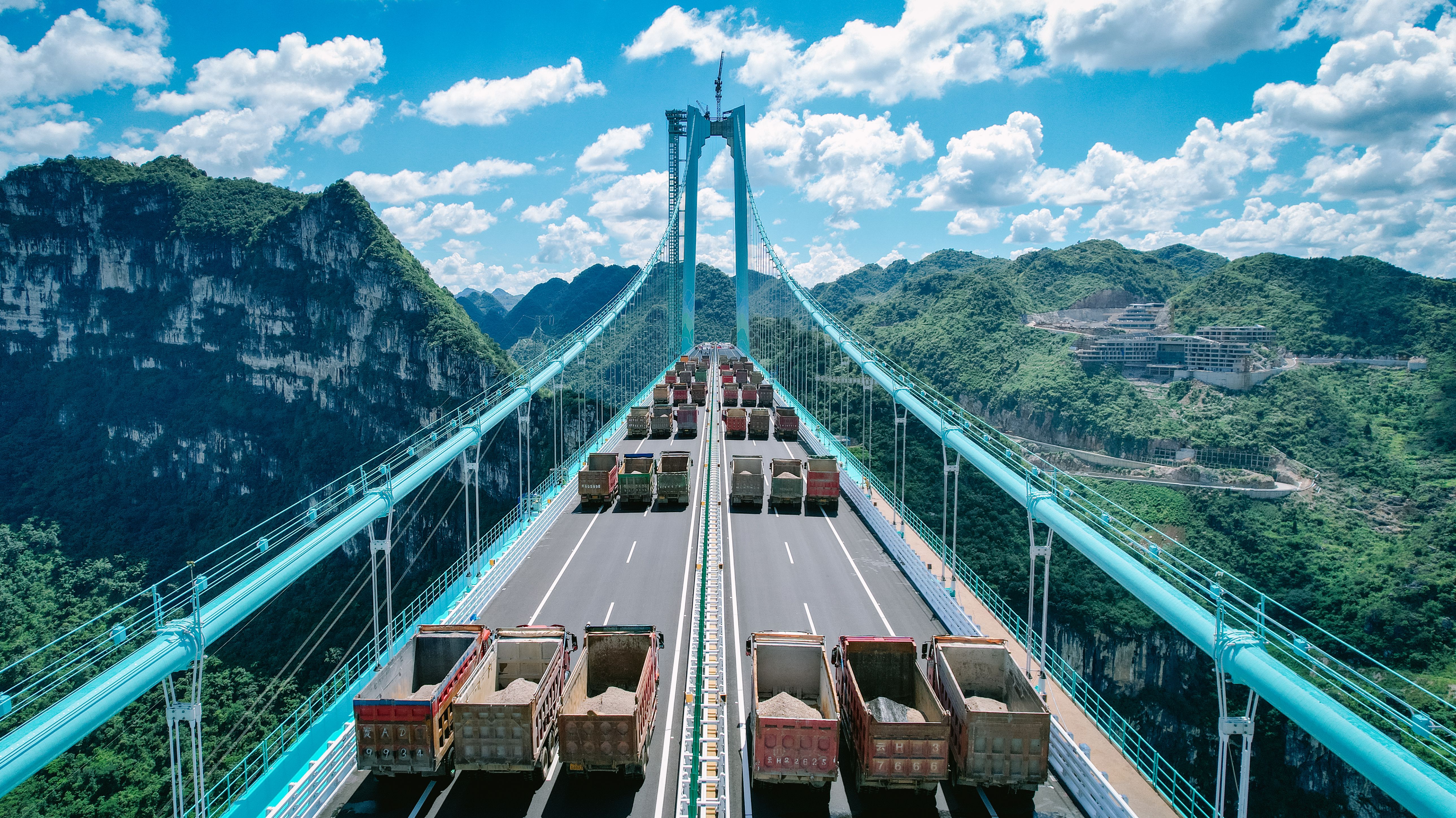 雙橋飛渡北盤江：從烽火記憶到復興之路的鋼索跨度