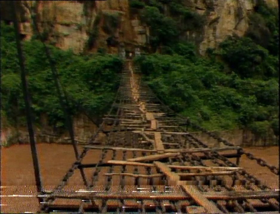 雙橋飛渡北盤江：從烽火記憶到復興之路的鋼索跨度