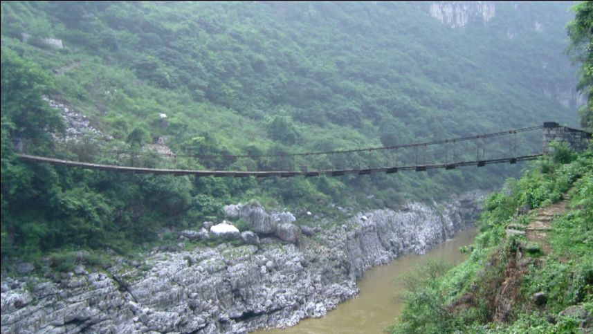 雙橋飛渡北盤江：從烽火記憶到復興之路的鋼索跨度